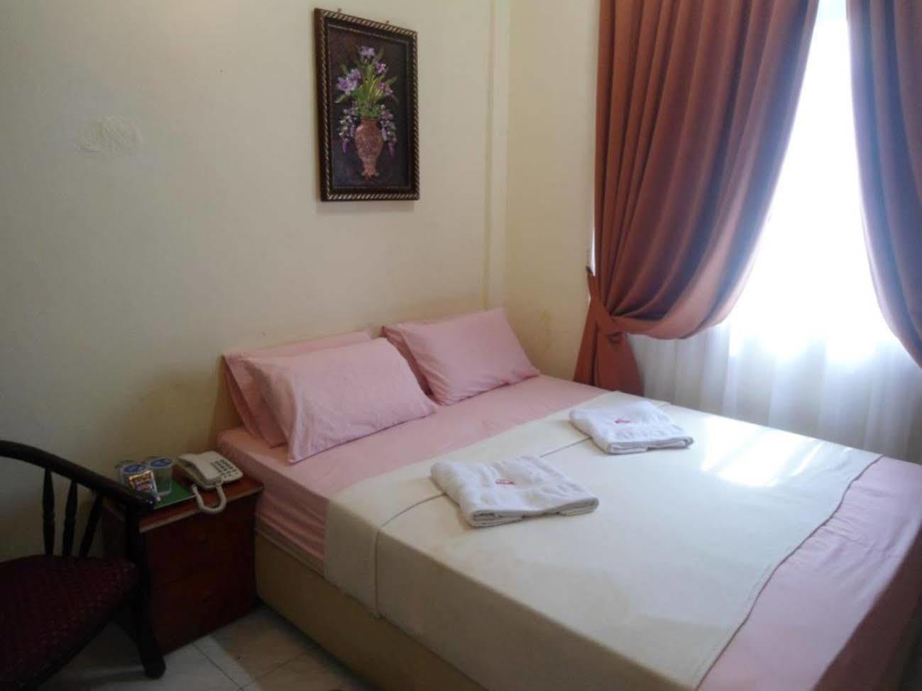 Hotel Teratai Tenang Kuala Terengganu Zewnętrze zdjęcie
